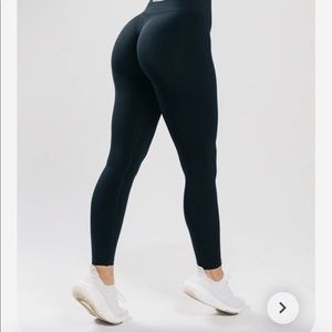 Black Alphalete Amplify Leggings